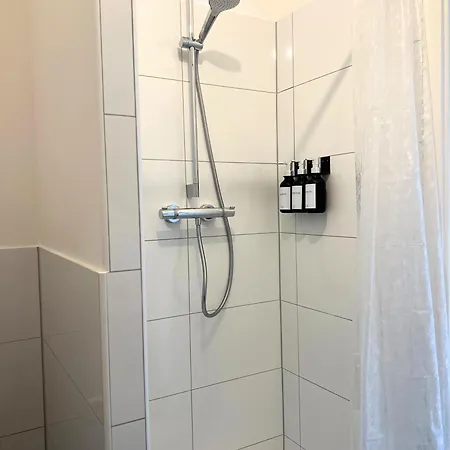 Ratingen-Altstadt - Naehe Airport - Balkon - Smart Tv - Waschmaschine Appartement