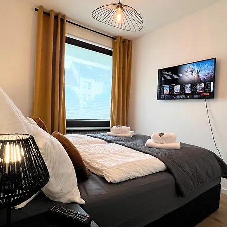 Ratingen-Altstadt - Naehe Airport - Balkon - Smart Tv - Waschmaschine * Ratingen