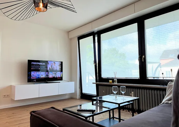 Appartement - Balkon, Naehe Due-messe Und Airport *